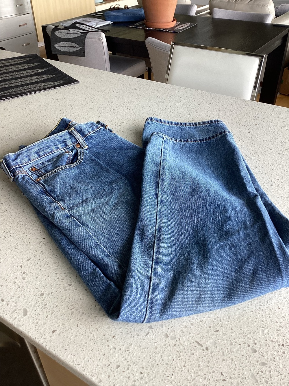 Classic Men's Blue Denim Jeans.Levis.
38x32